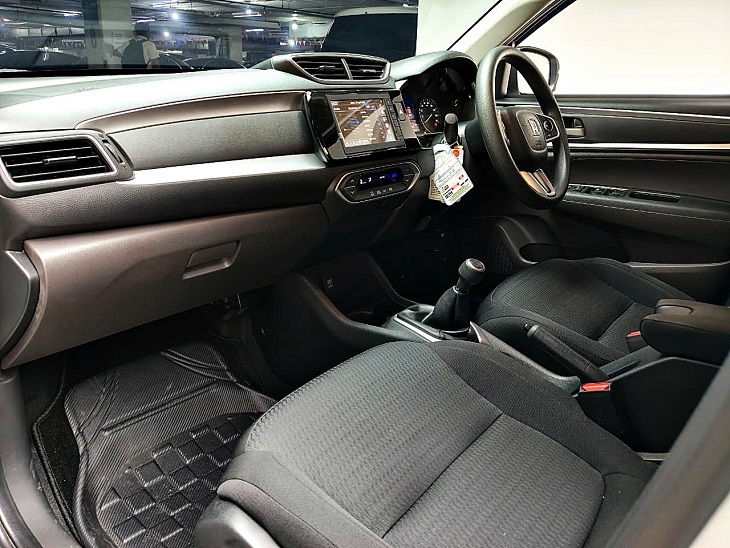 ( Gress Like New ) Honda BRV E Manual 2022 Istimewa M/T
