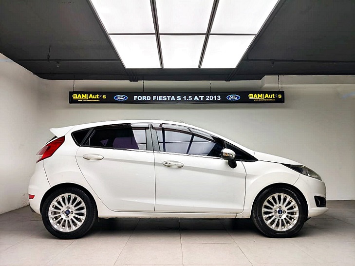 ( Low KM ) Ford Fiesta S 2013 1.5 AT Pajak Panjang Siap Pakai