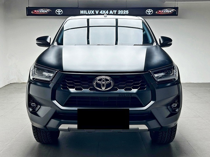 Toyota Hilux 2.4 V DC 4x4 2025 AT Like New