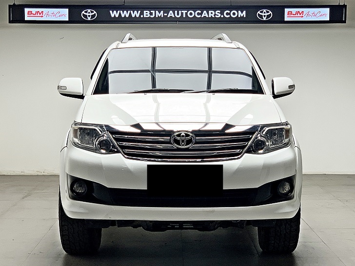 Toyota Fortuner G Lux Bensin 2013 KM Low